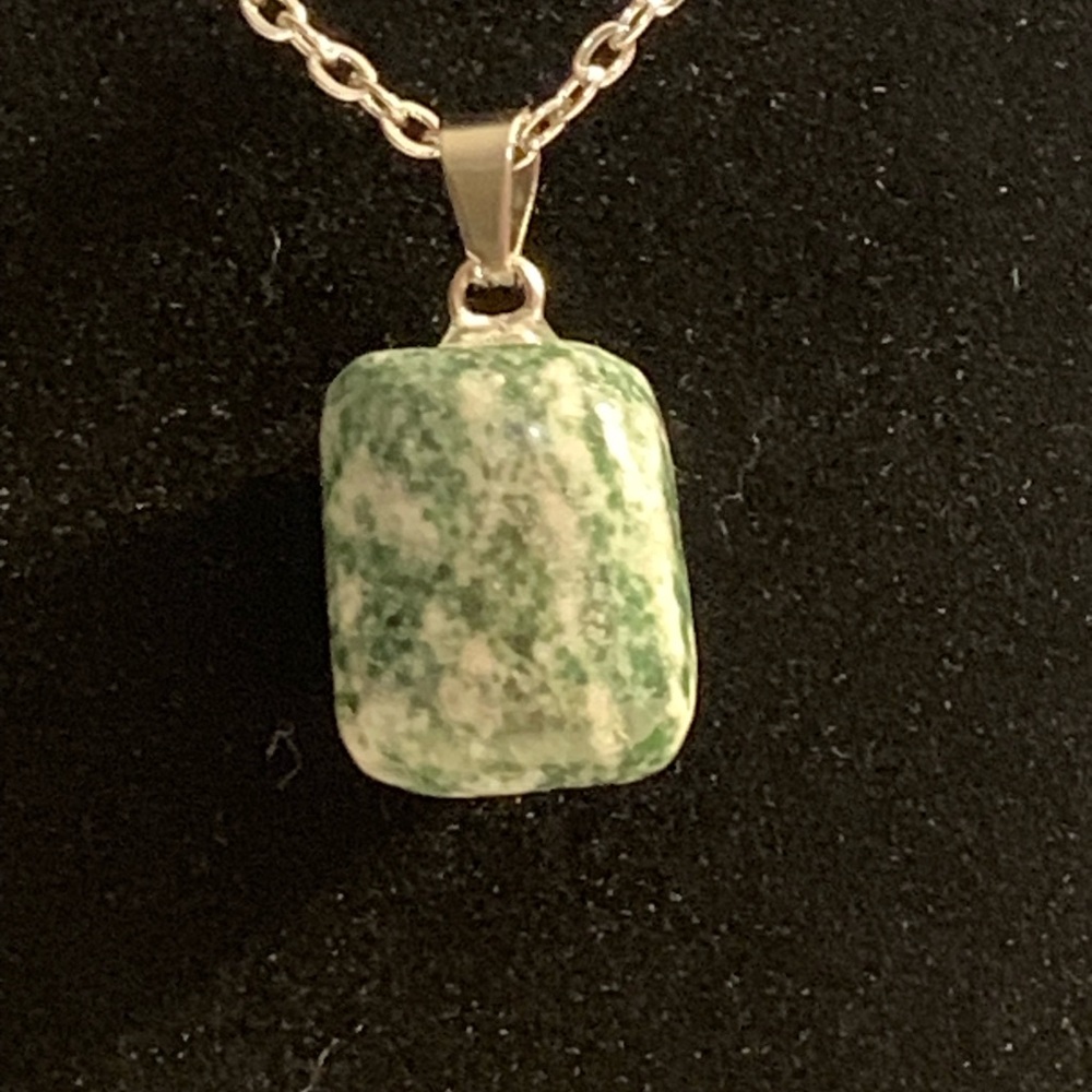 Verdant Elegance Necklace